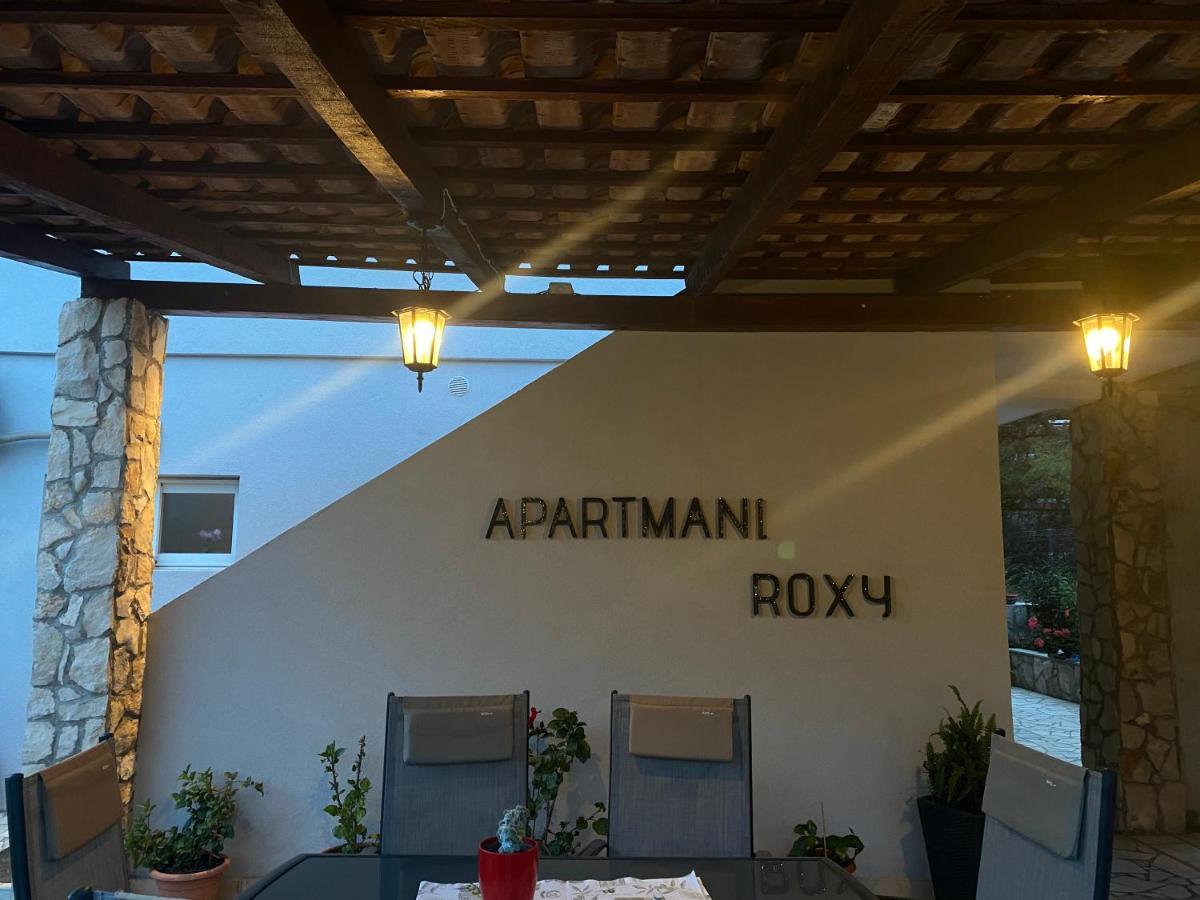 Apartmani Roxy Lovište エクステリア 写真